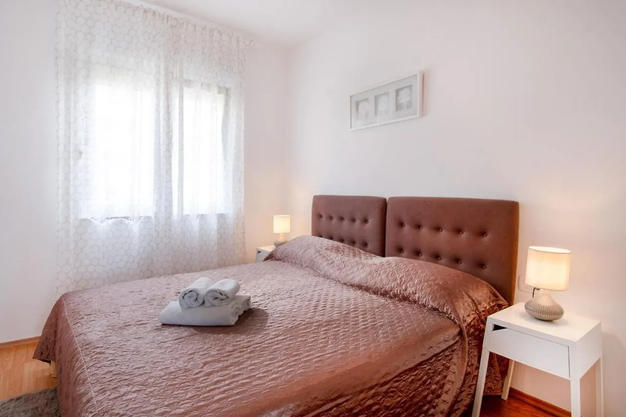 Rooms&Apartments Zelux Split 0*,