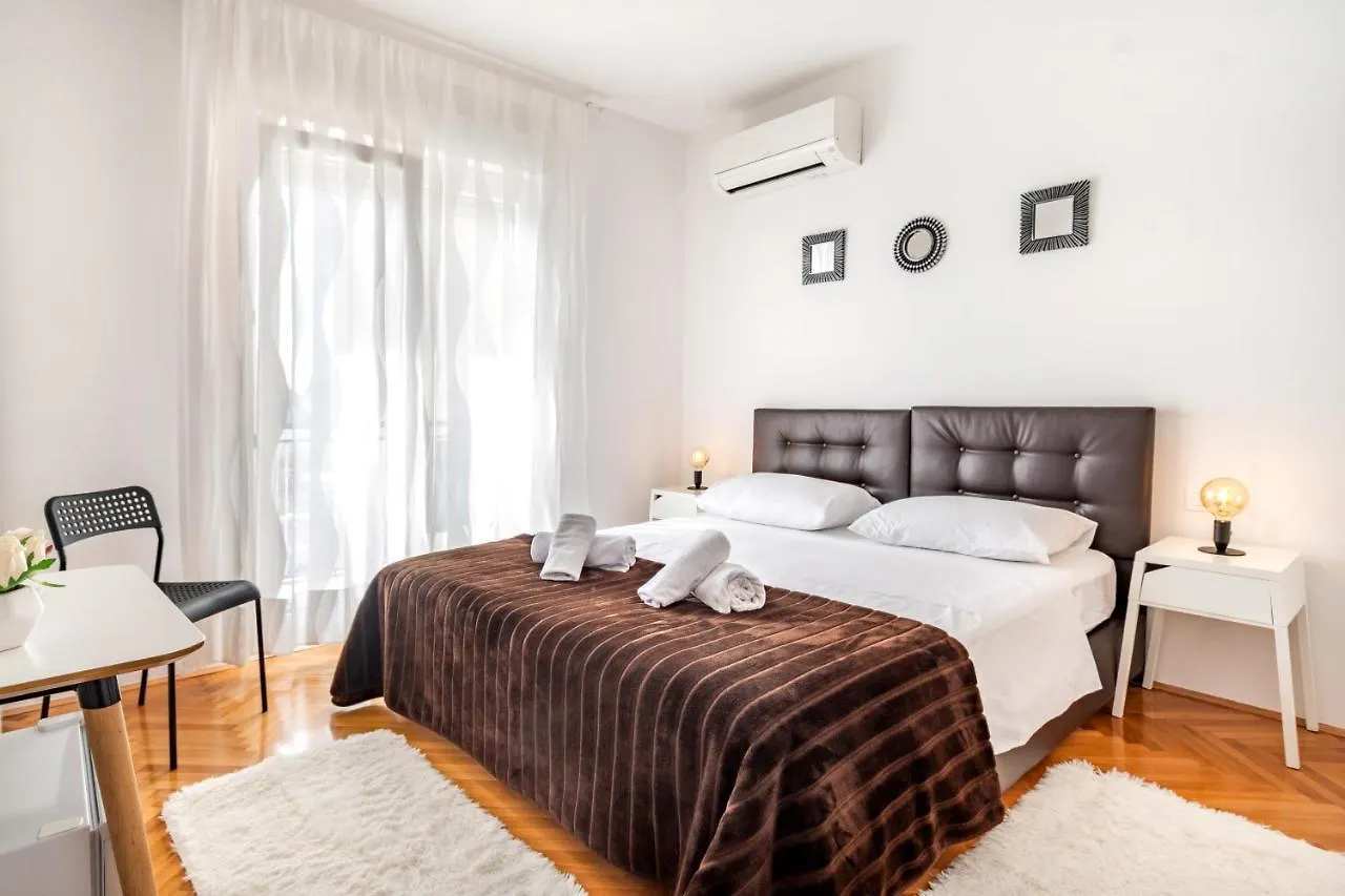 Apartment Rooms&Apartments Zelux Split